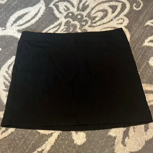 Izod golf black skort. Like new.